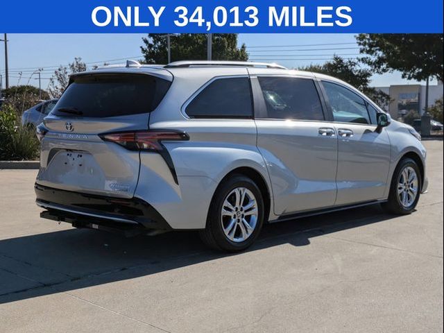 2023 Toyota Sienna Platinum