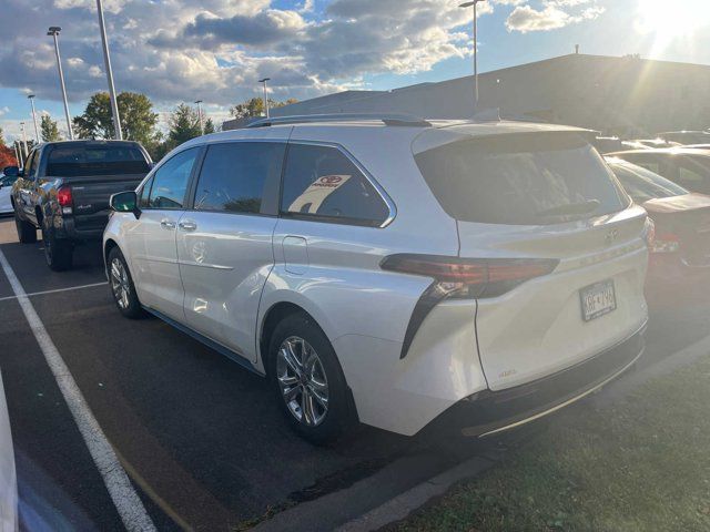 2023 Toyota Sienna Platinum