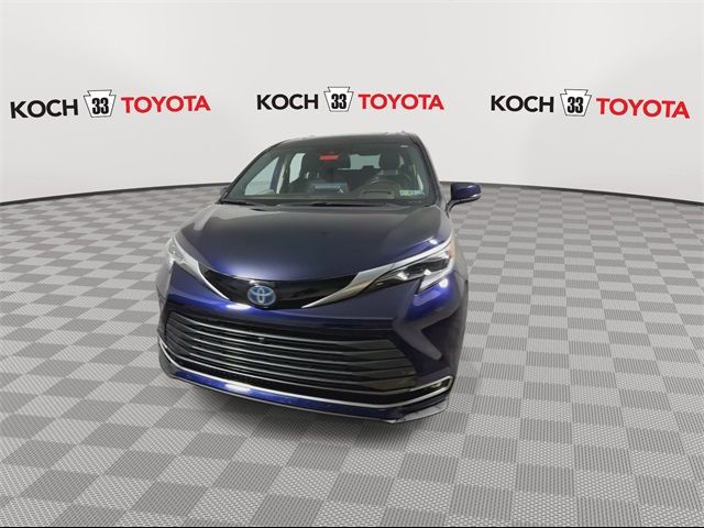 2023 Toyota Sienna Platinum