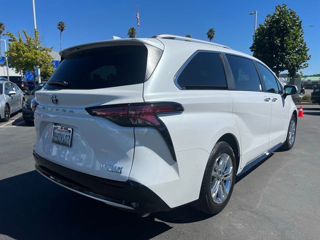 2023 Toyota Sienna Platinum