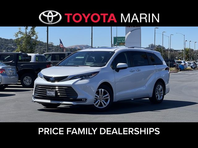 2023 Toyota Sienna Platinum