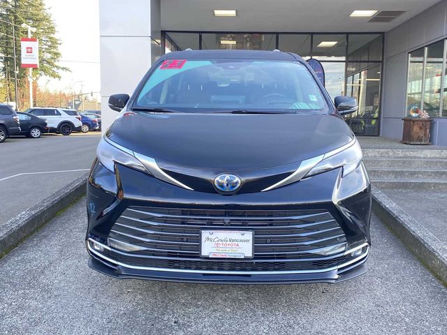 2023 Toyota Sienna Platinum