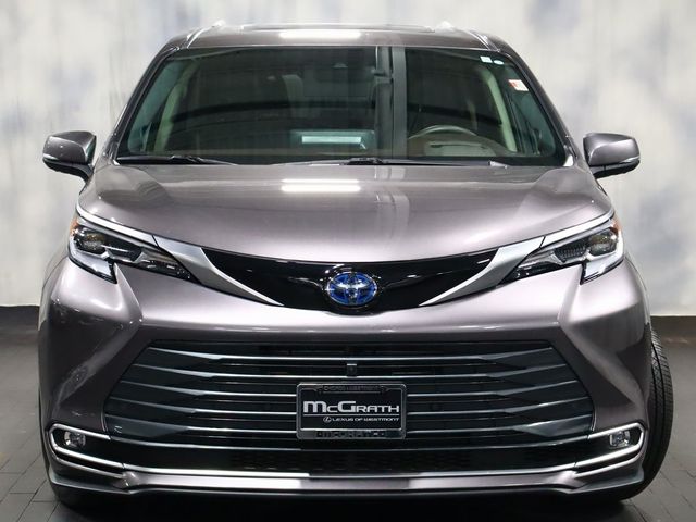 2023 Toyota Sienna Platinum