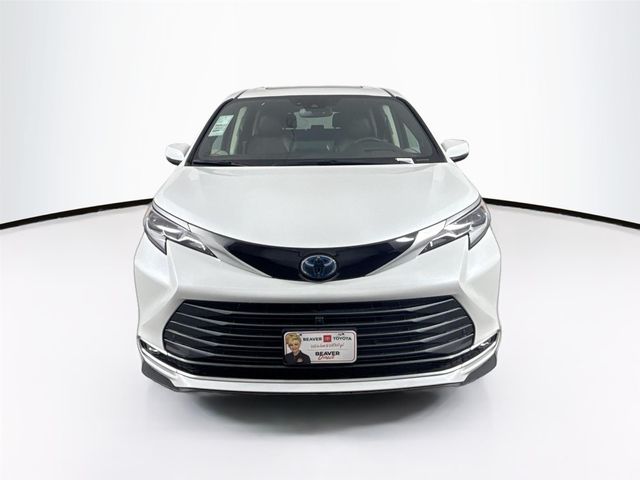 2023 Toyota Sienna Platinum