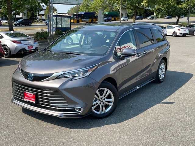 2023 Toyota Sienna Platinum