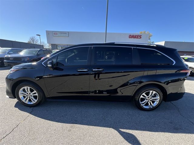 2023 Toyota Sienna Platinum