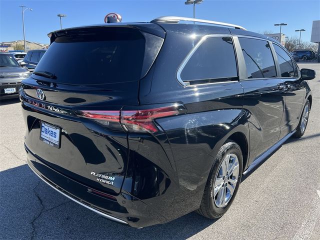 2023 Toyota Sienna Platinum