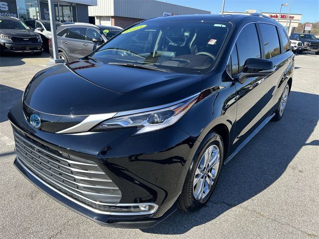 2023 Toyota Sienna Platinum