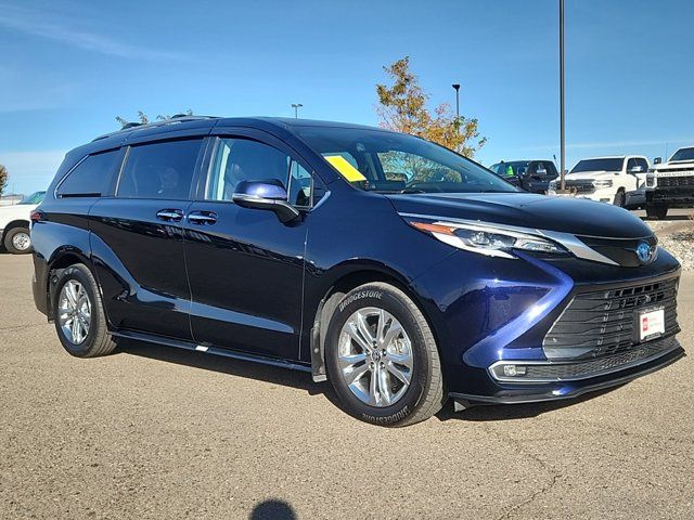 2023 Toyota Sienna Platinum