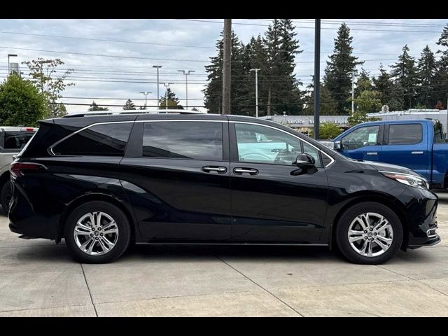 2023 Toyota Sienna Platinum