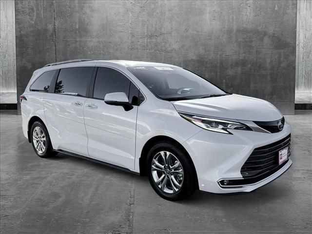 2023 Toyota Sienna Platinum