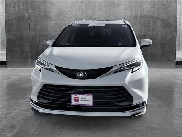 2023 Toyota Sienna Platinum