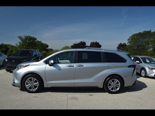 2023 Toyota Sienna Platinum