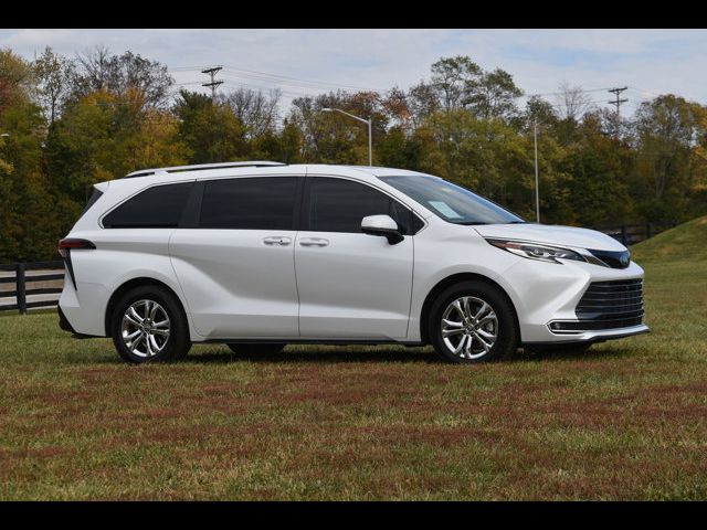 2023 Toyota Sienna Platinum