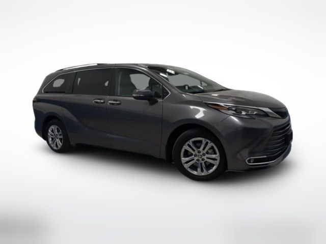 2023 Toyota Sienna Platinum