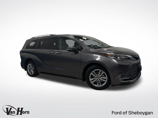 2023 Toyota Sienna Platinum