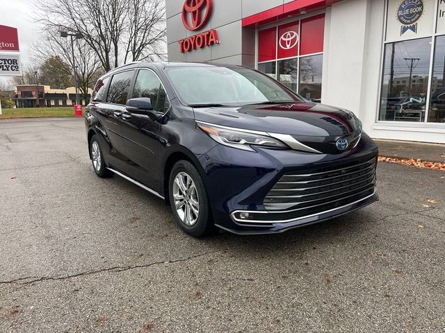 2023 Toyota Sienna Platinum