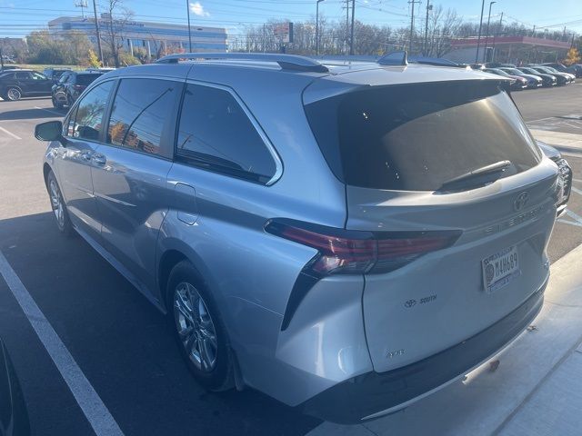 2023 Toyota Sienna Platinum