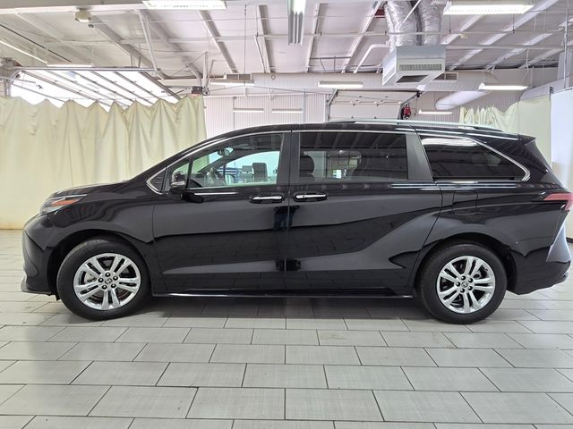 2023 Toyota Sienna Platinum