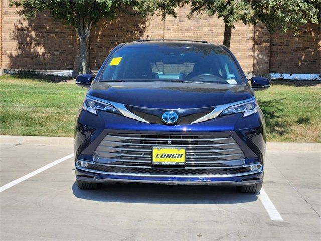 2023 Toyota Sienna Platinum