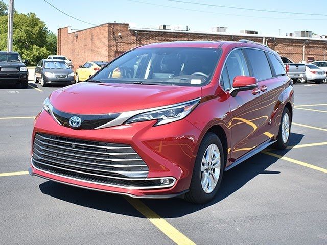 2023 Toyota Sienna Platinum