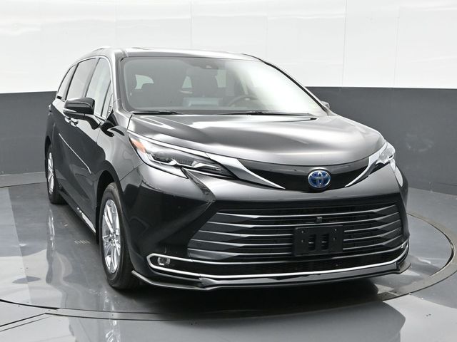 2023 Toyota Sienna Platinum