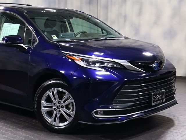 2023 Toyota Sienna Platinum