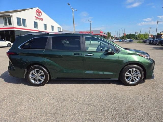 2023 Toyota Sienna Platinum