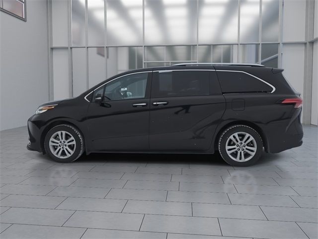 2023 Toyota Sienna Platinum