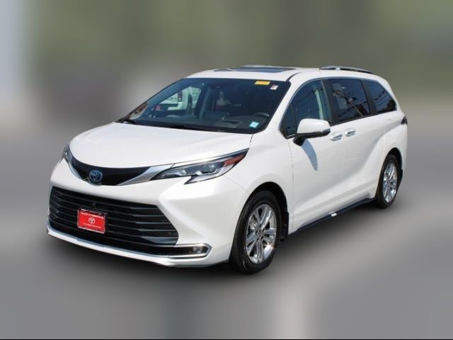 2023 Toyota Sienna Platinum