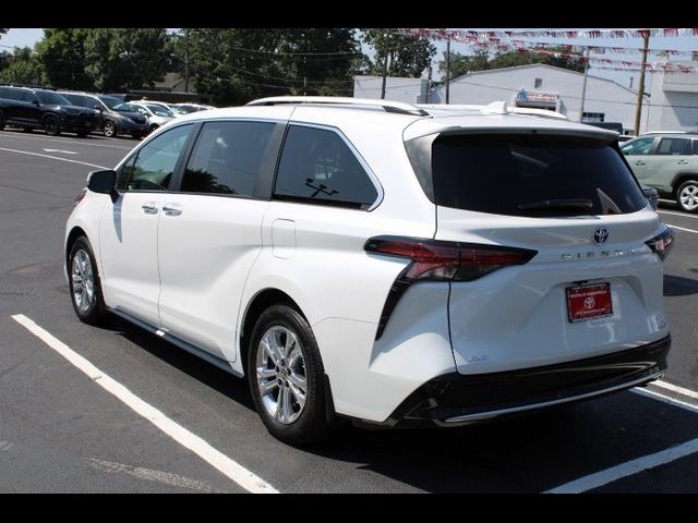 2023 Toyota Sienna Platinum