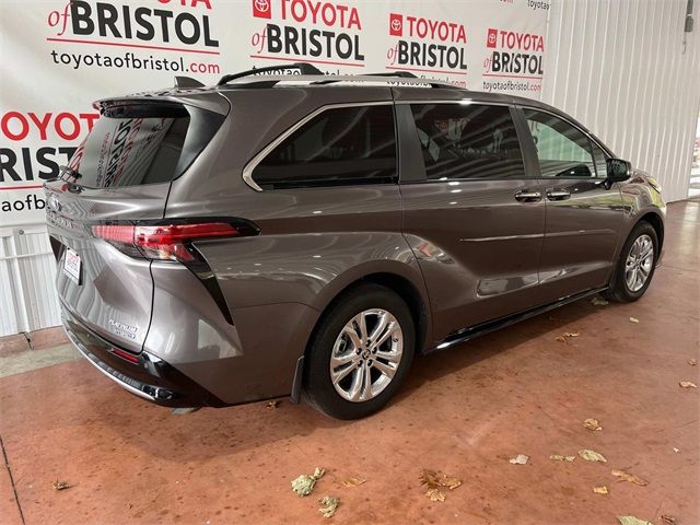 2023 Toyota Sienna Platinum