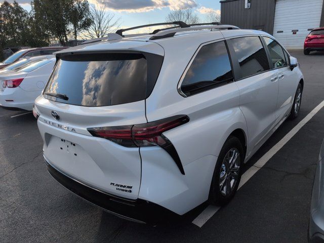 2023 Toyota Sienna Platinum