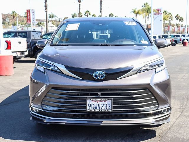 2023 Toyota Sienna Platinum