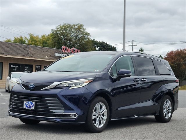 2023 Toyota Sienna Platinum