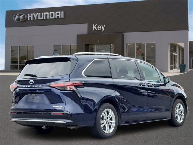 2023 Toyota Sienna Platinum