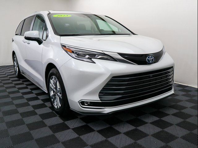 2023 Toyota Sienna Platinum