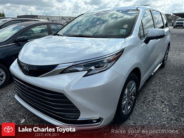 2023 Toyota Sienna Platinum