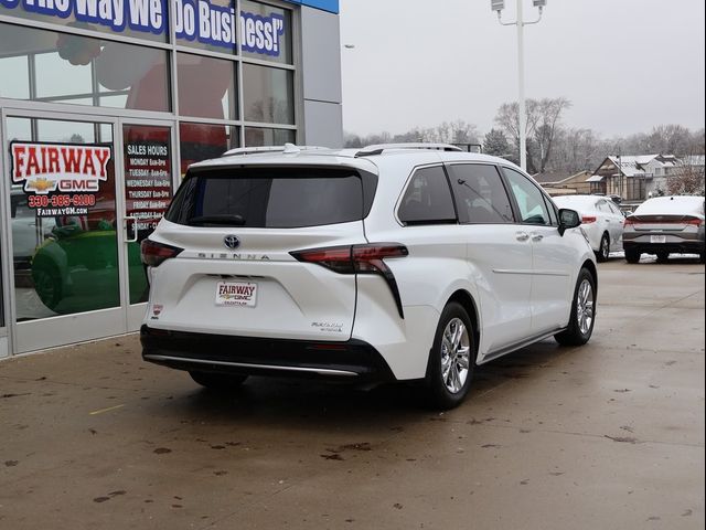 2023 Toyota Sienna Platinum