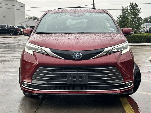 2023 Toyota Sienna Platinum