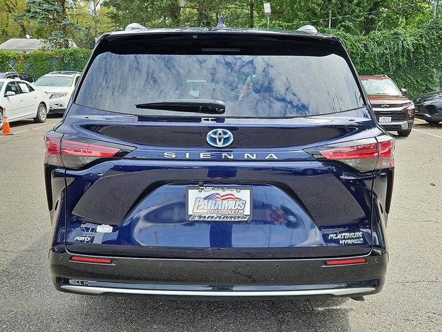 2023 Toyota Sienna Platinum