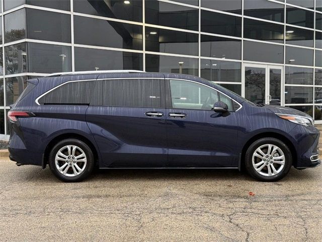 2023 Toyota Sienna Platinum