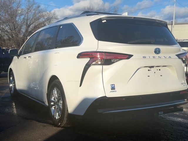 2023 Toyota Sienna Platinum