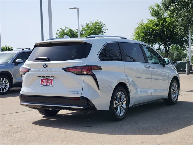 2023 Toyota Sienna Platinum