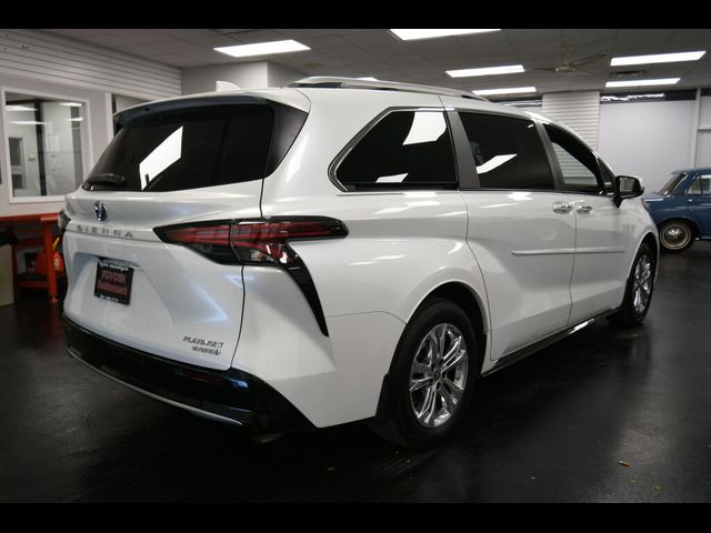 2023 Toyota Sienna Platinum