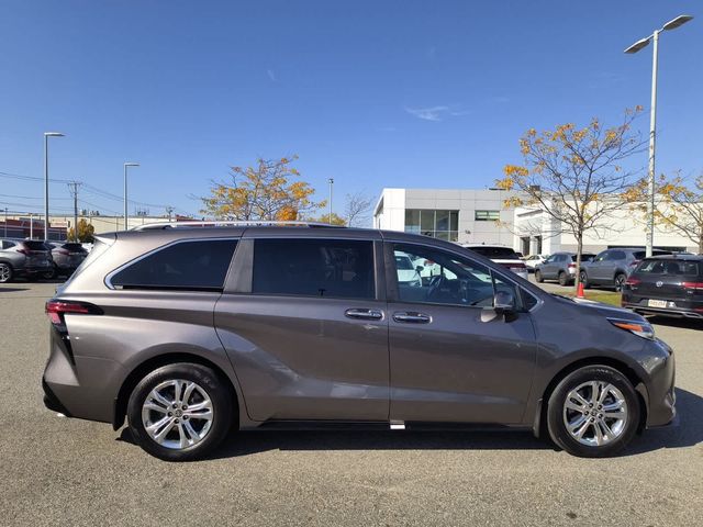 2023 Toyota Sienna Platinum