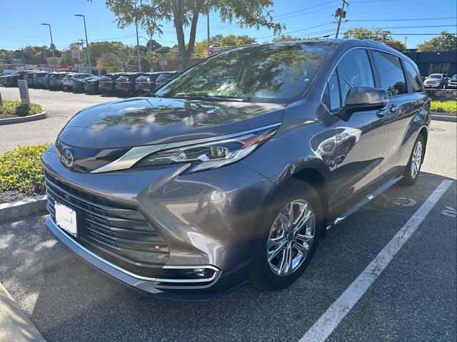 2023 Toyota Sienna Platinum