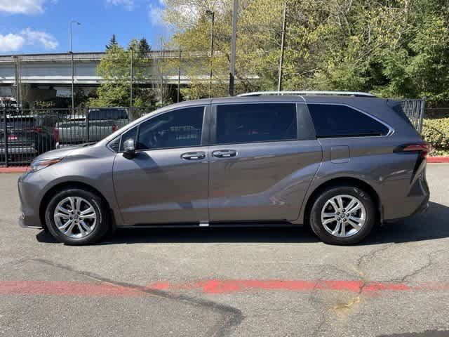 2023 Toyota Sienna Platinum