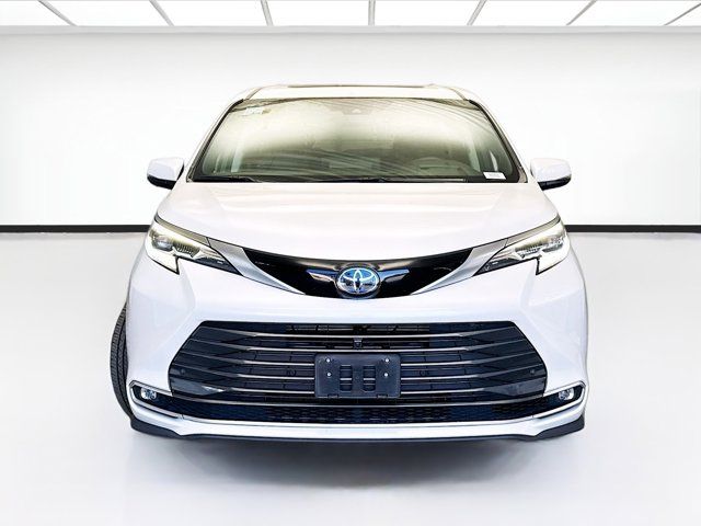 2023 Toyota Sienna Platinum