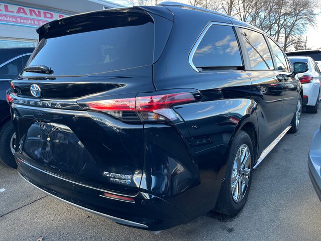 2023 Toyota Sienna Platinum